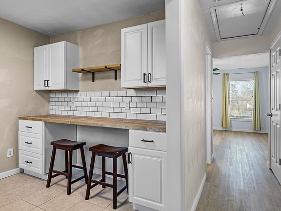 4th image of 1057 Brooklyn Ave