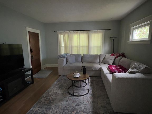 2nd image of 1355 Beach Ave #1