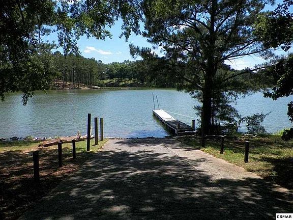 3rd image of 119 Duck Pond Dr