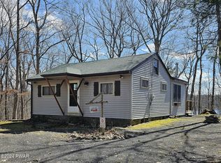 120 Lake Minisink Rd W, Dingmans Ferry, PA 18328