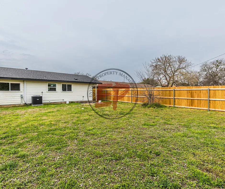 107 Shirley Drive — Photo 3