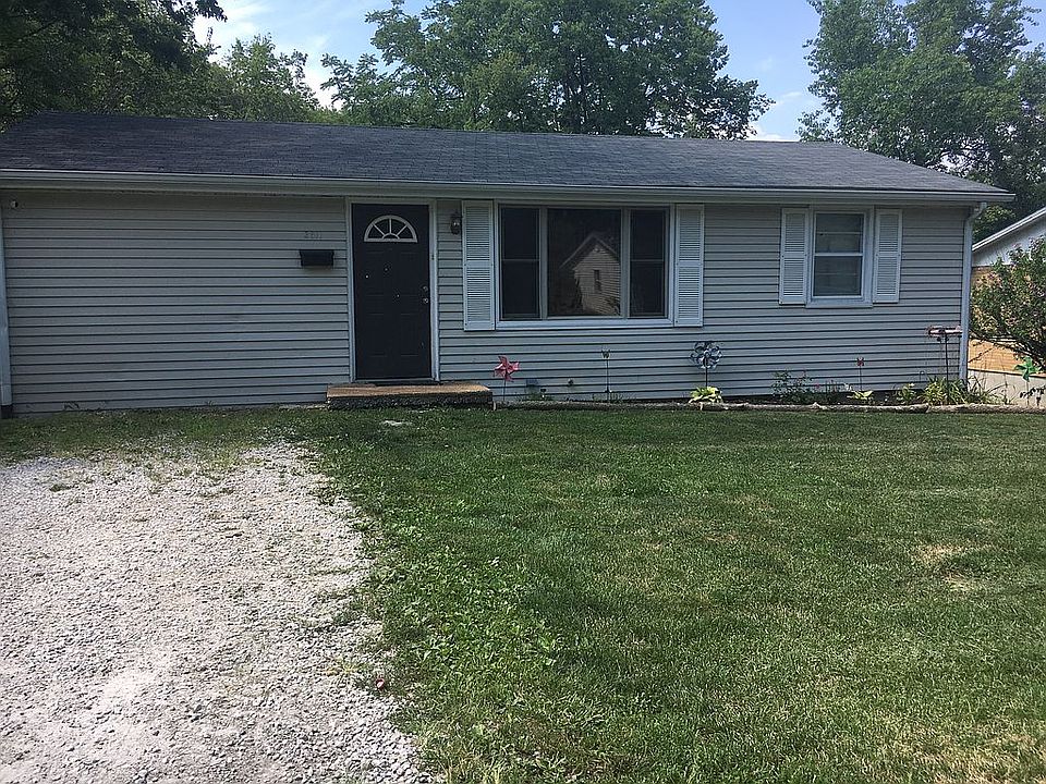 2nd image of 2811 Flora Dr