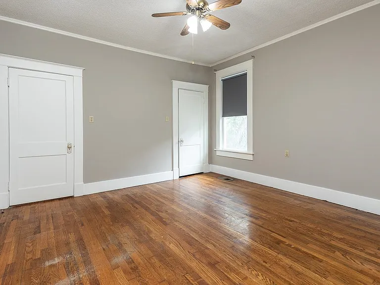 1888 Manila Ave — Photo 16