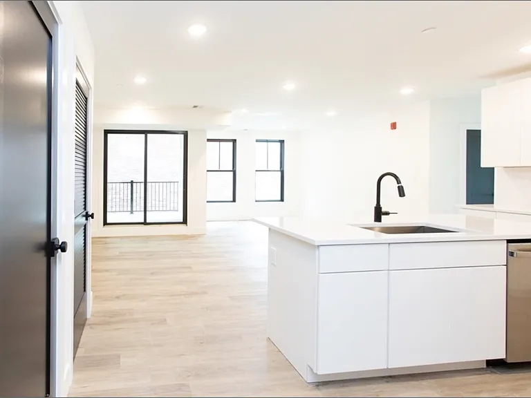 173 Magnolia St #4 — Photo 10