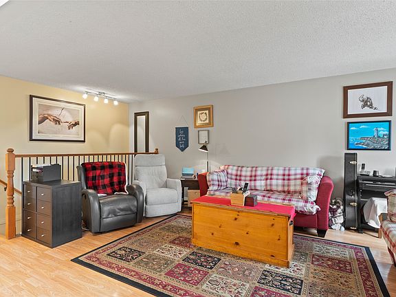 4th image of 333 Waddington Dr