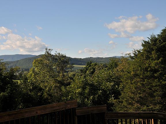 5th image of 37 Edgewood Dr