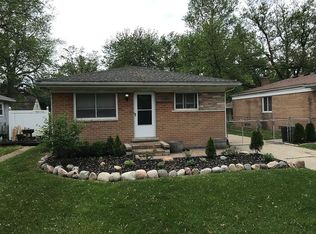 18619 Deering St, Livonia, MI 48152