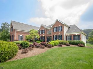 8 Southwind Dr, Flanders, NJ 07836