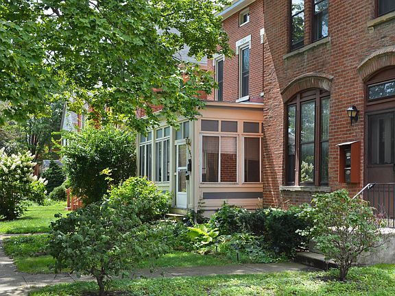 3rd image of 1361 Hunter Ave