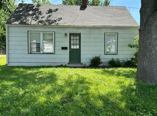 1272 S Highland Ct, Marshall, MO 65340