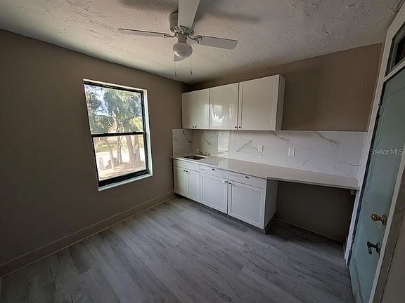 3rd image of 401 Colonia Ln E #8