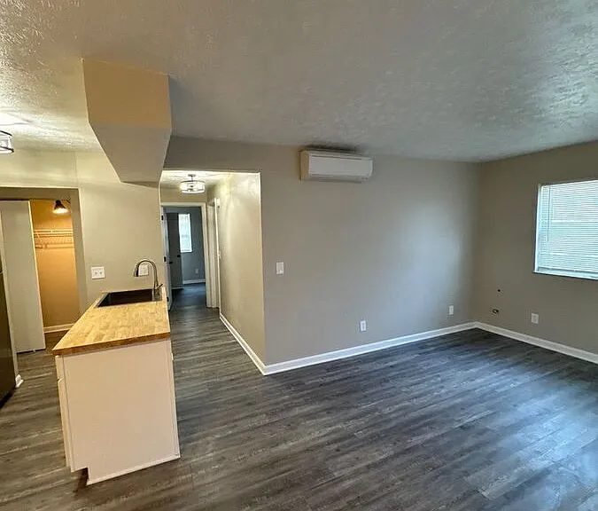 2390 W North Bend Rd #4 — Photo 6