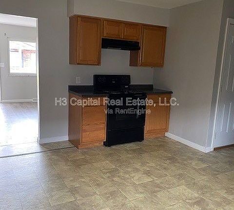 4th image of 3214 Kilarney Dr #B