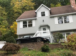 16 Fox Rd, Plainville, CT 06062