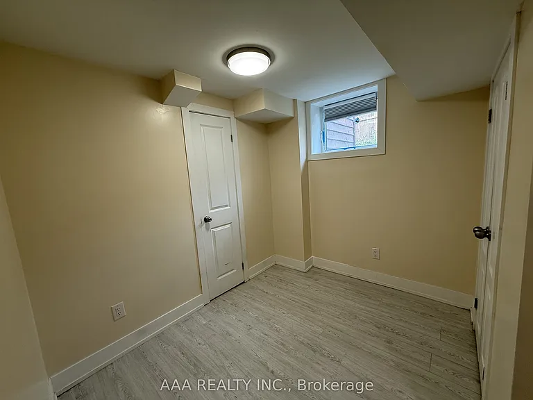 27 Kingsview Blvd #1 — Photo 13