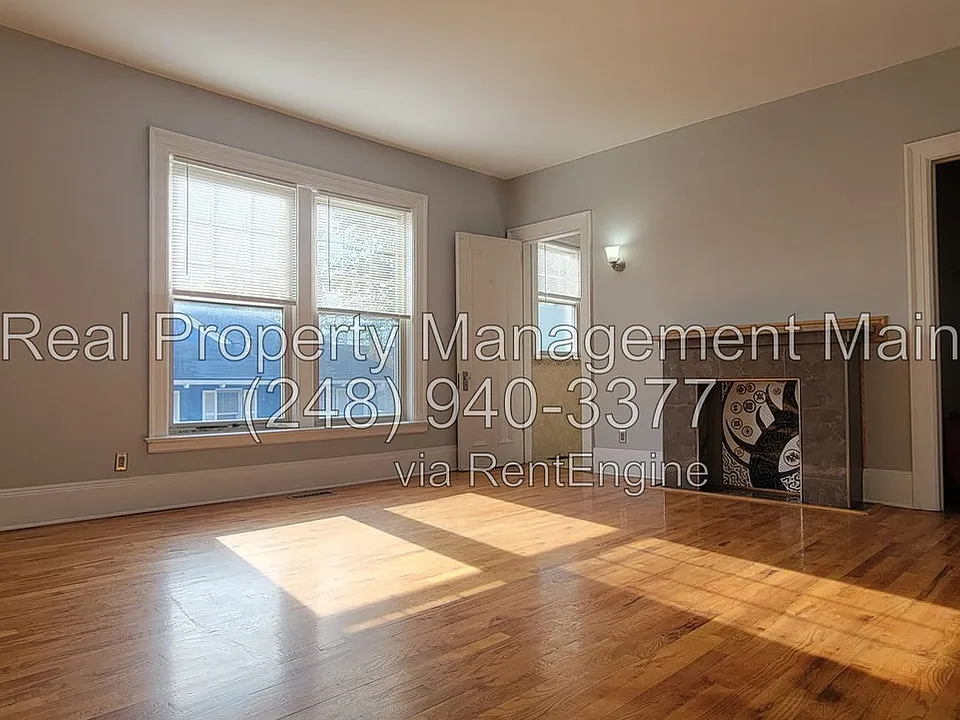715 Parker St #5