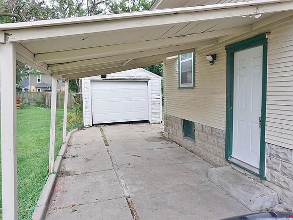 2nd image of 2927 Holdrege St