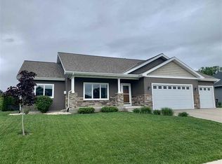 690 Prairie Grass Rd, Oregon, WI 53575