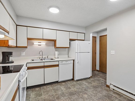 2nd image of 1016 Newton Rd #2