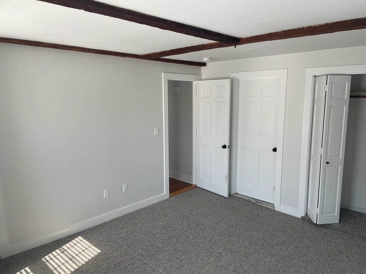 3 bed, 1000 sqft, $3,300 — Photo 4