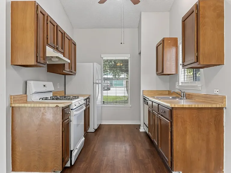 10341 Flatland Trl — Photo 6