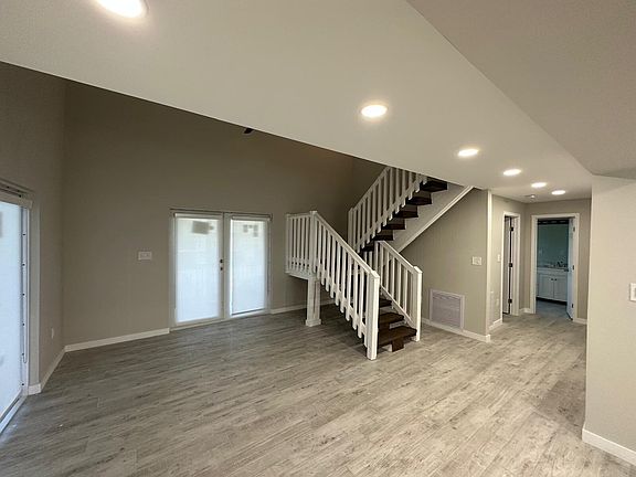 3rd image of 35 Atlantic Dr