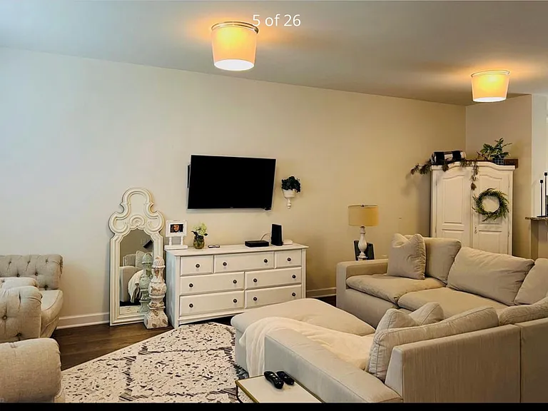 315 John Adams Dr NW — Photo 8