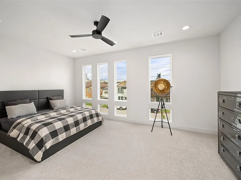 2408 Gray St — Photo 9