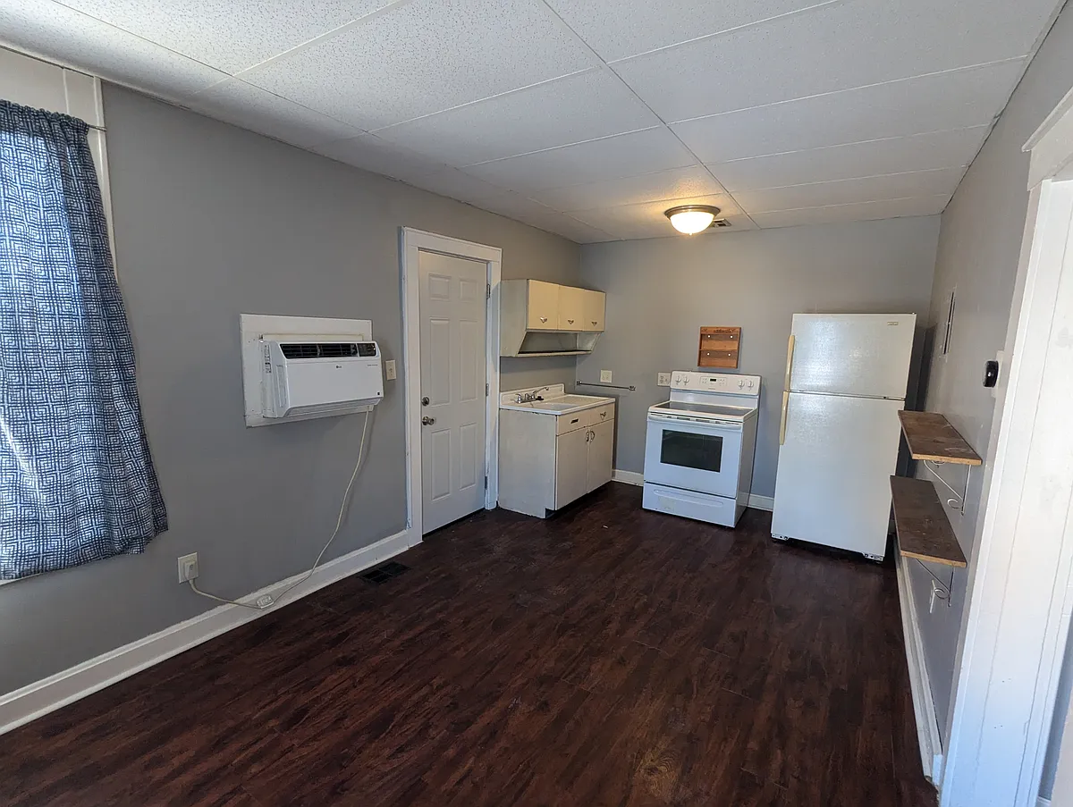 Building Photo - 338 N Columbus St #3