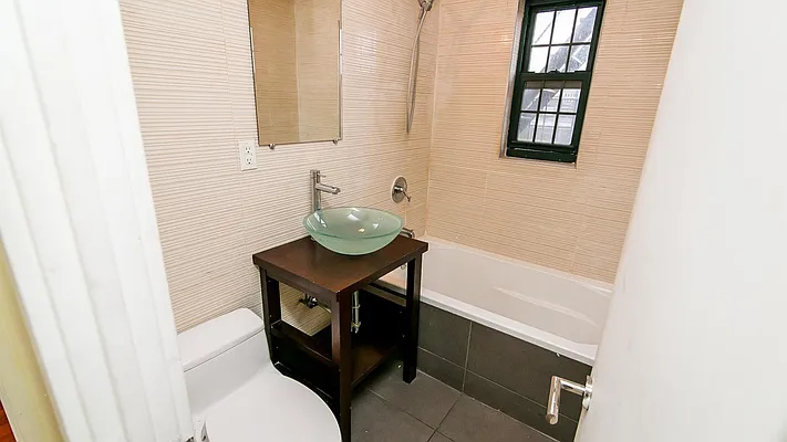 Rented by Nooklyn NYC LLC | media 9