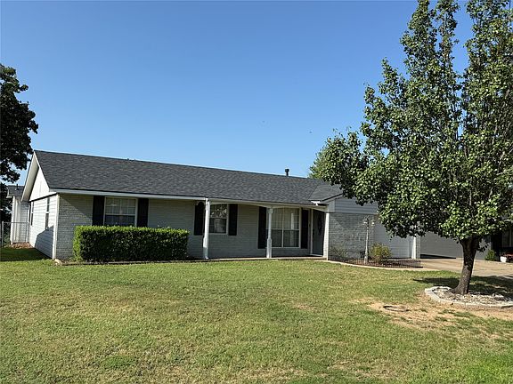 2nd image of 1215 Wade Wells Dr
