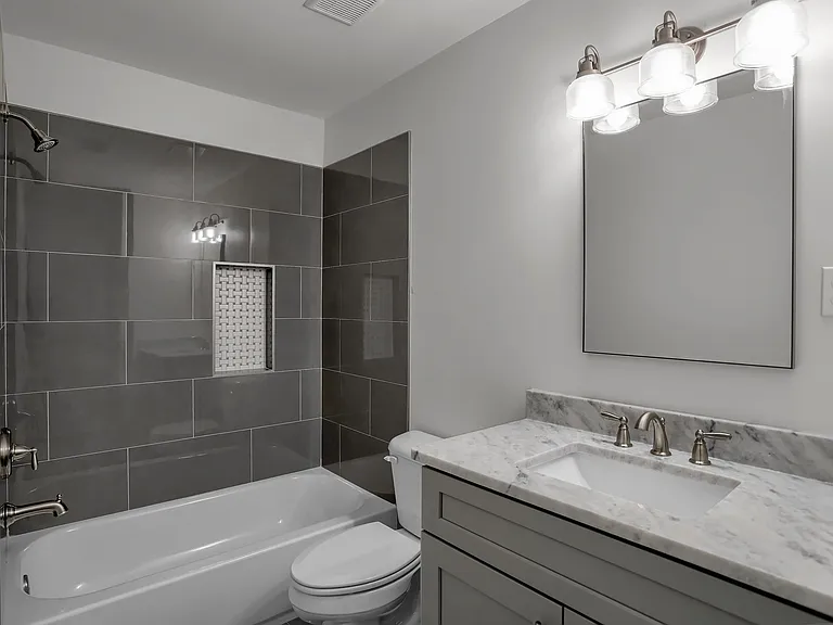 2374 Forrest Ave — Photo 14
