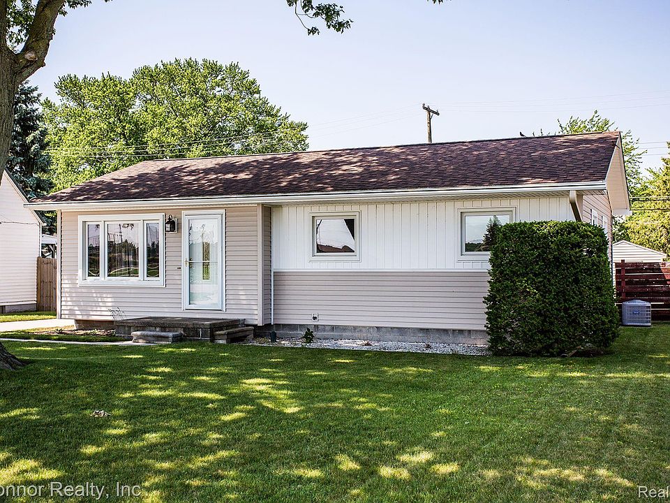 1st image of 544 Myrtlewood St