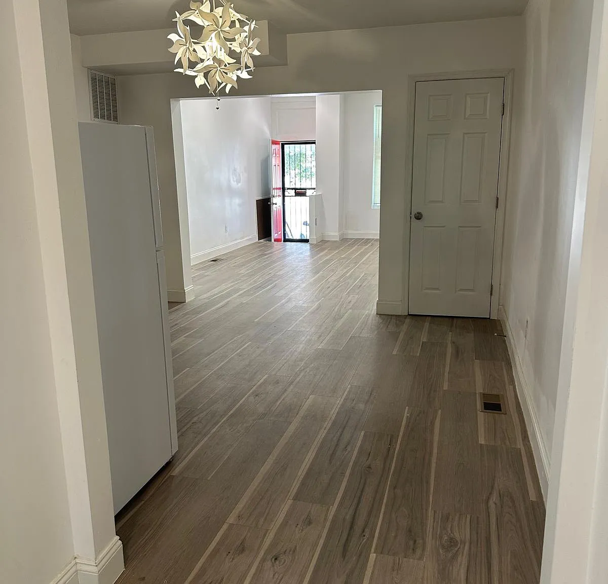 3 bed, 2.5 bath, 1146 sqft, $1,900 — Photo 2