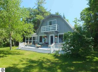 7094 S Crooked Creek Trl, Traverse City, MI 49684