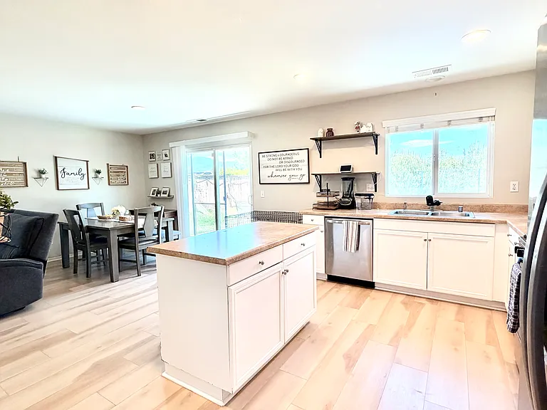 252 Finley Ave — Photo 10