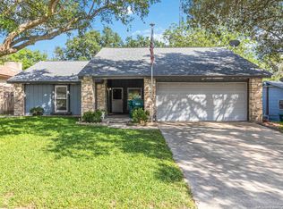 12644 King Oaks Dr, Live Oak, TX 78233