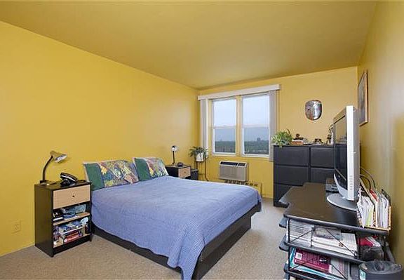 4th image of 5700 Arlington Ave APT 16F