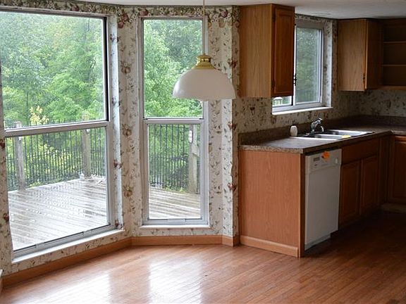 2nd image of 131 Stonegate Dr