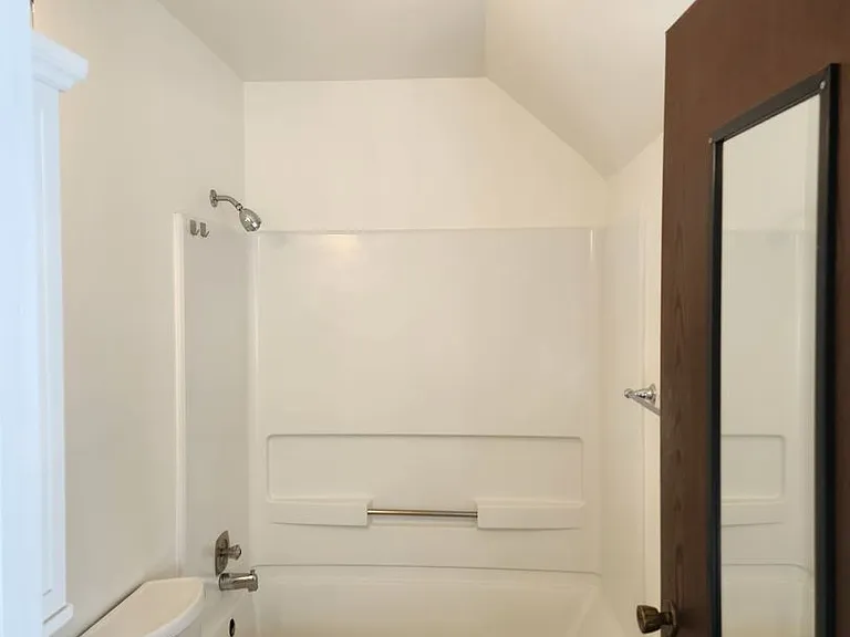 1700 Mission Blvd — Photo 17