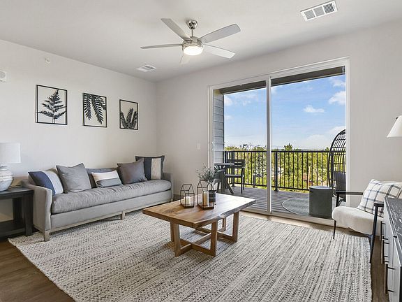 2nd image of 300 E Fremont Pl #4-402