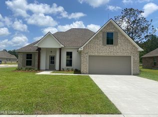 808 Ahoy Dr, Biloxi, MS 39532
