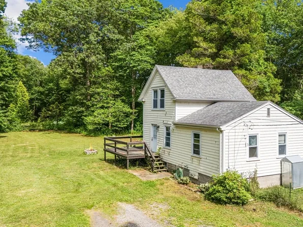 3 Manuel St, Fairhaven, MA 02719