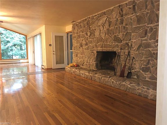4th image of 9464 Cain Dr NE