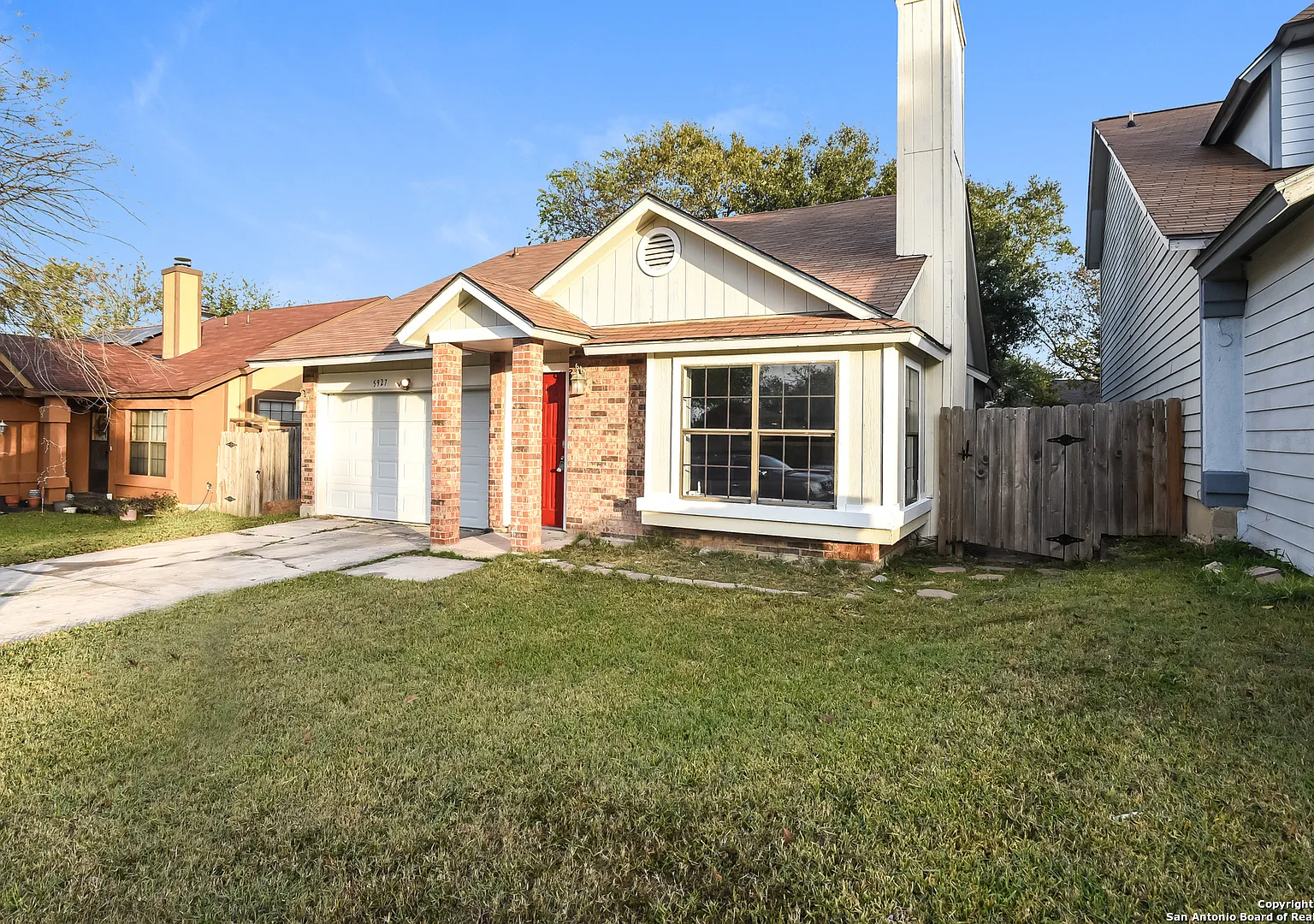 5927 Catalina Sunrise Drive - 1 — Photo 4