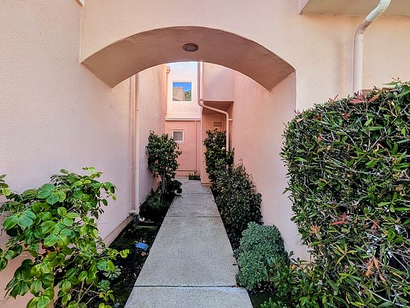 2nd image of 803 Lakeshore Dr #803