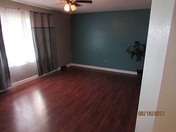 3rd image of 18090 Sunny Ln