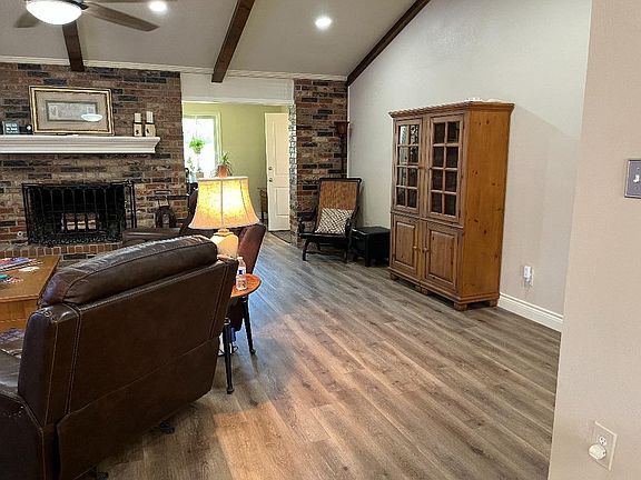 2nd image of 8005 Elmwood Ave
