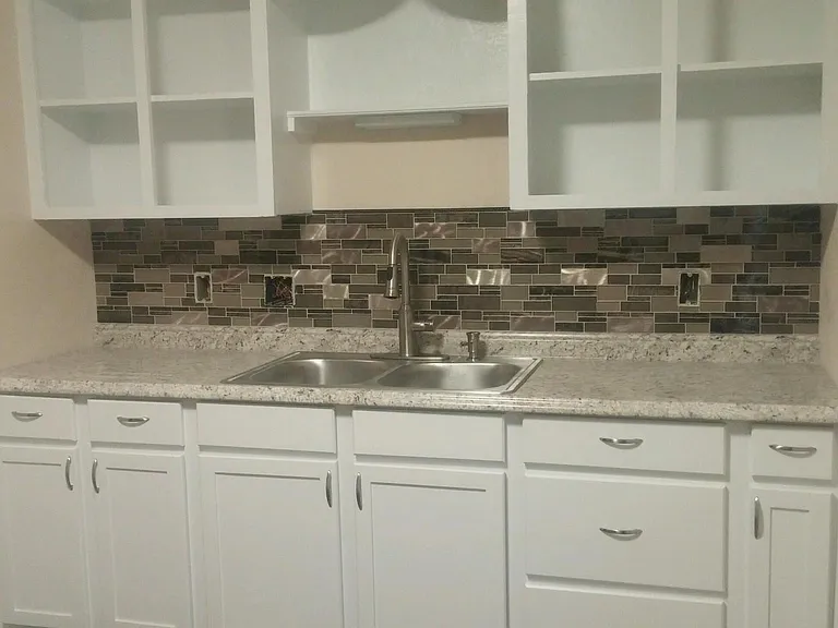 102 W Linn St #4 — Photo 1