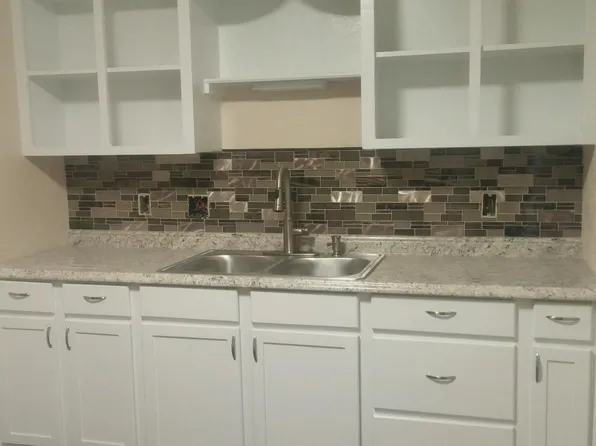 102 W Linn St APT 4, Norman, OK 73069